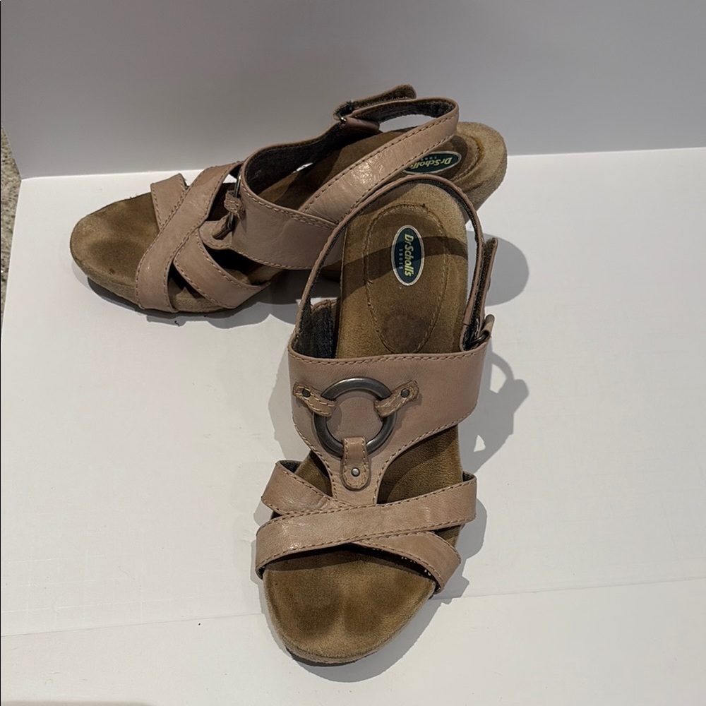 Dr Scholl’s Comfortable Light Tan Wedge Heel Sandals Leather with Silver Piece